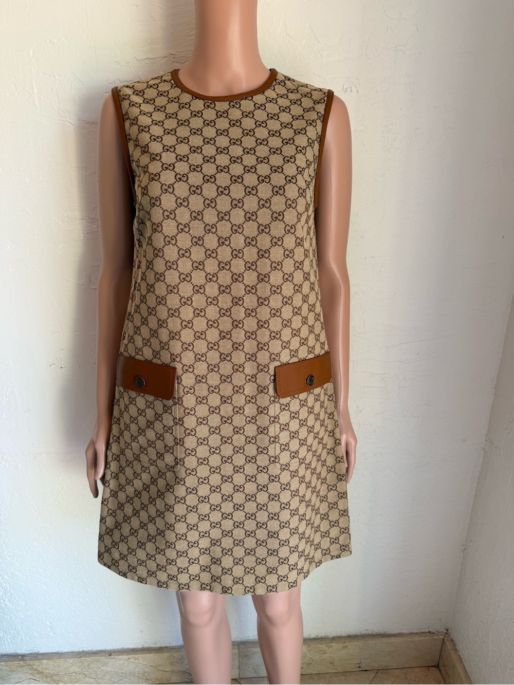 Gucci Supreme Beige GG Monogram Mini Shift Dress Leather Trim Women’s Size 40(M)